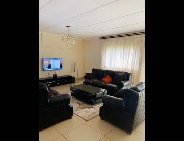 3 BEDROOM HOUSE FOR SALE IN GRANTHAM PARK